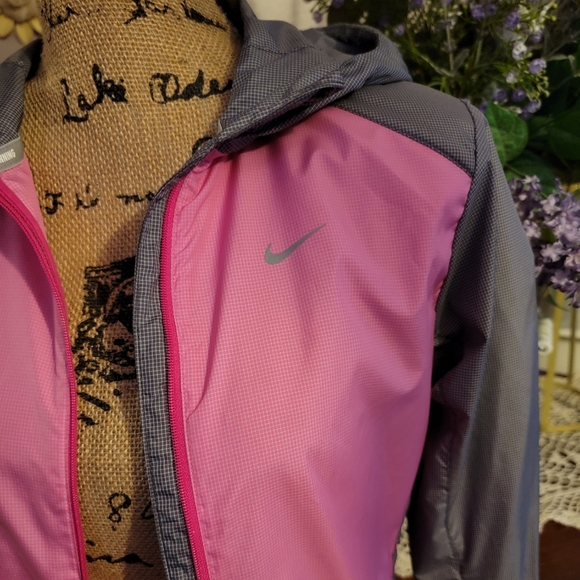 Nike Running Windbreaker - Picture 3 of 10